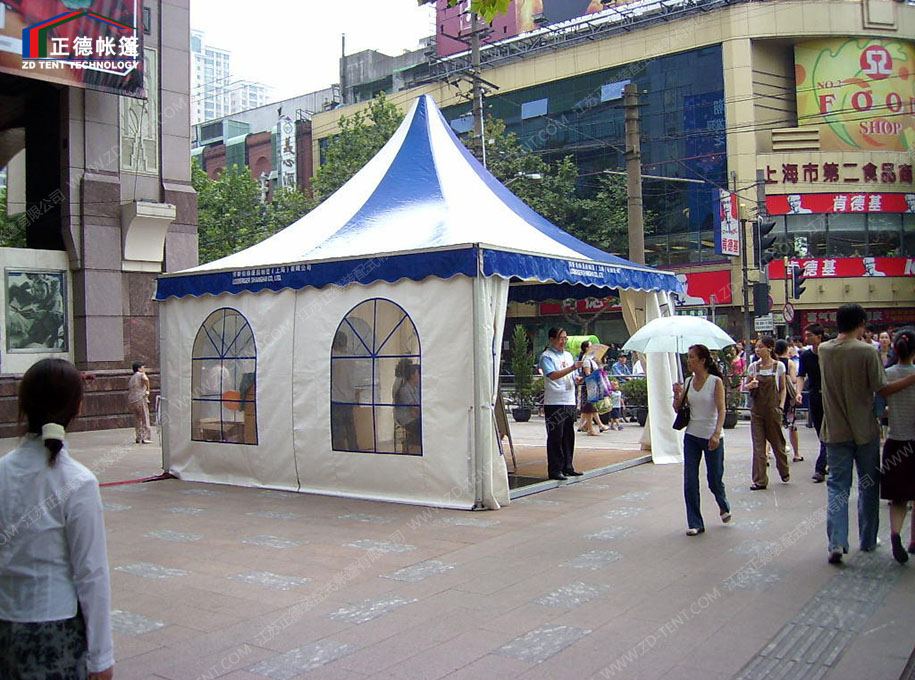 小型尖顶篷房